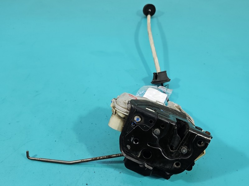 Zamek przód lewy 4F1837015E Audi A6 C6 EUROPA Producent części: Audi, 9pin