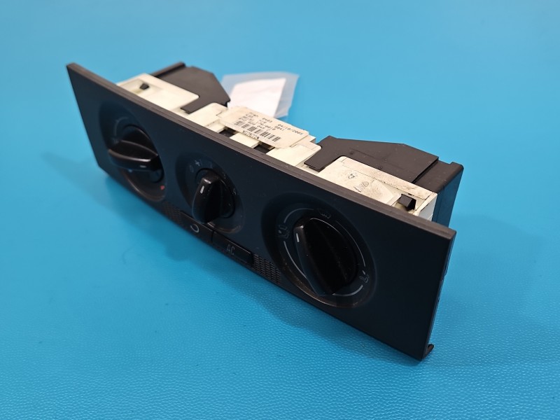 Konsola panel nawiewu Skoda Fabia I 6Y0820045C