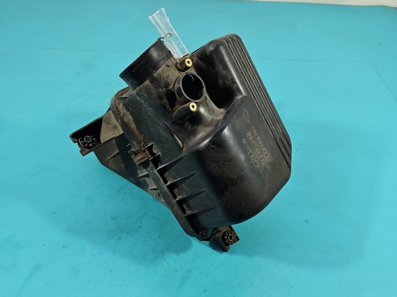 Obudowa filtra powietrza Suzuki Grand Vitara II 65J-A01 2.0 16V (J20a) Obudowa filtra powietrza Suzuki Grand Vitara II 65J-A01 2.0 16V (J20a)