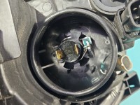 Reflektor prawy lampa przód Toyota Avensis II T25 EUROPA