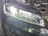 Reflektor prawy lampa przód Skoda Superb III EUROPA