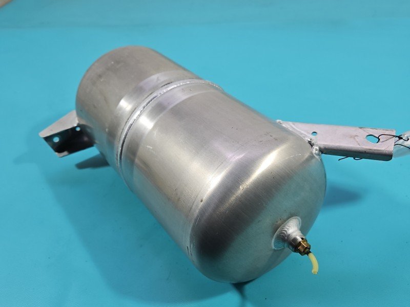 Zbiornik powietrza Mercedes CLS II C218 W218 218 4.7 V8 (278922)