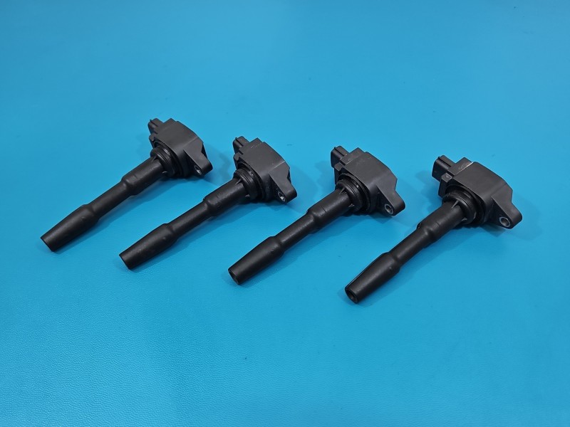 Cewka zapłonowa Dacia Lodgy 1.6 16V H4MD740 komplet 4 sztuki 3 PIN 224332428R, 127A23517