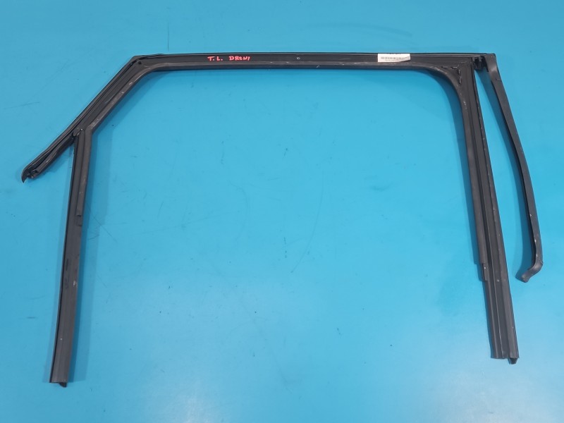 Uszczelka drzwi tył lewa Cupra Formentor