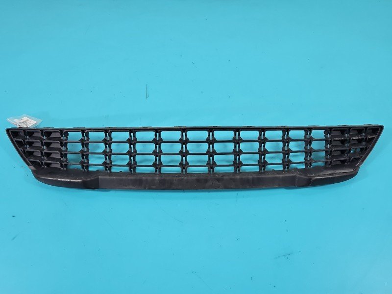 Zaślepka kratka zderzaka środkowa atrapa Opel Zafira C 13300497 Zaślepka kratka zderzaka środkowa atrapa Opel Zafira C 13300497
