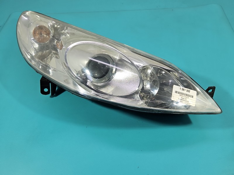 Reflektor prawy lampa przód Peugeot 407 EUROPA