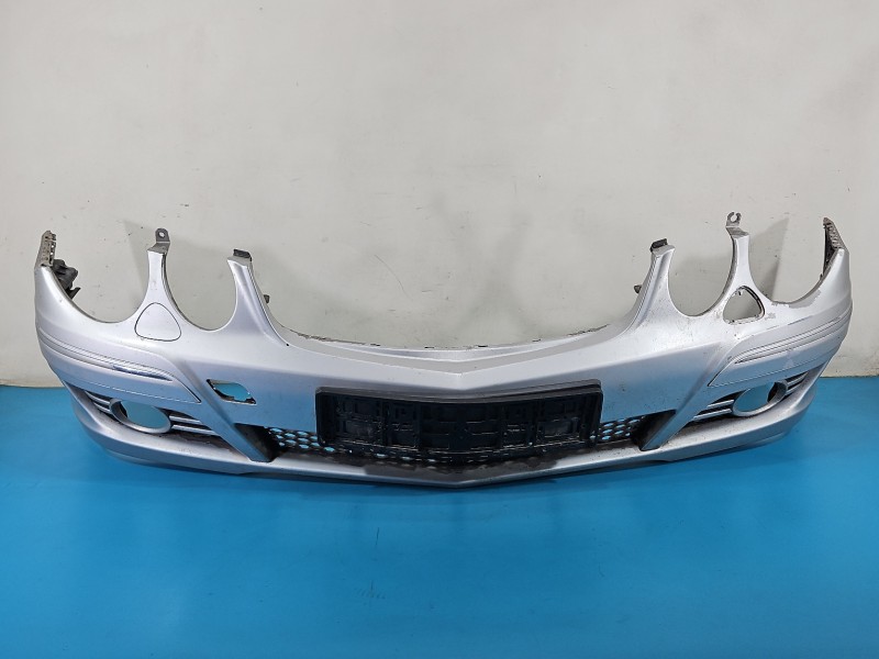 Zderzak przód Mercedes W211 srebrny 744