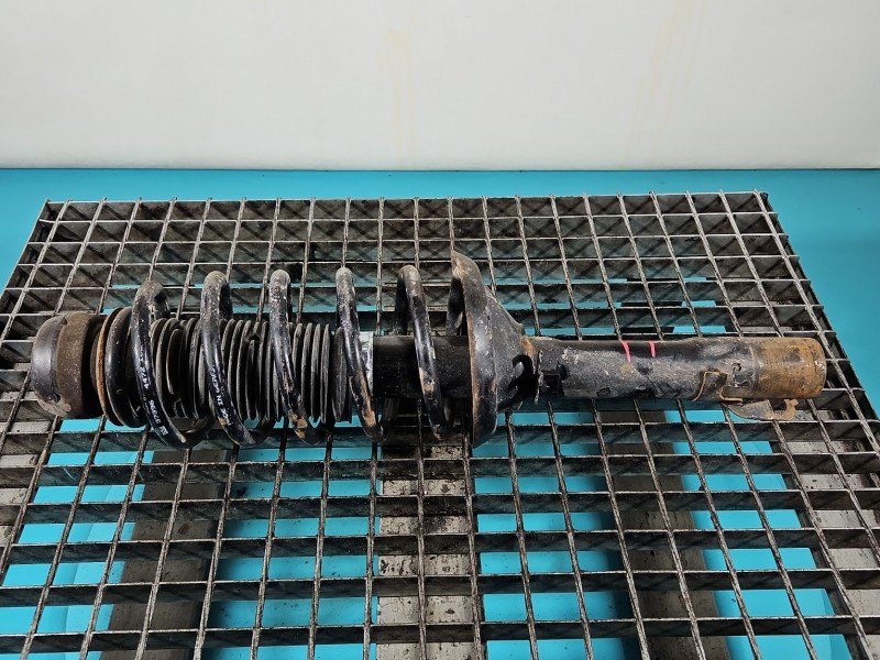 Amortyzator przód prawy przedni Vw Golf IV