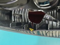 Lampa tył lewa Peugeot, Uszkodzone mocowanie wkładu, pęknięcie przy żarówce, valeo Peugeot 407 sedan