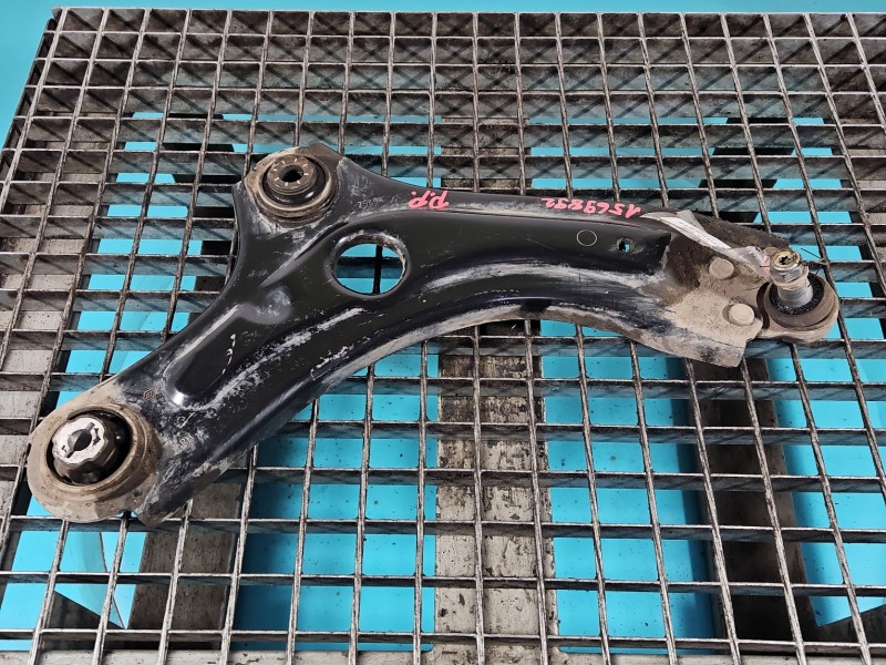 Wahacz przód prawy Dacia Duster III 24- przedni