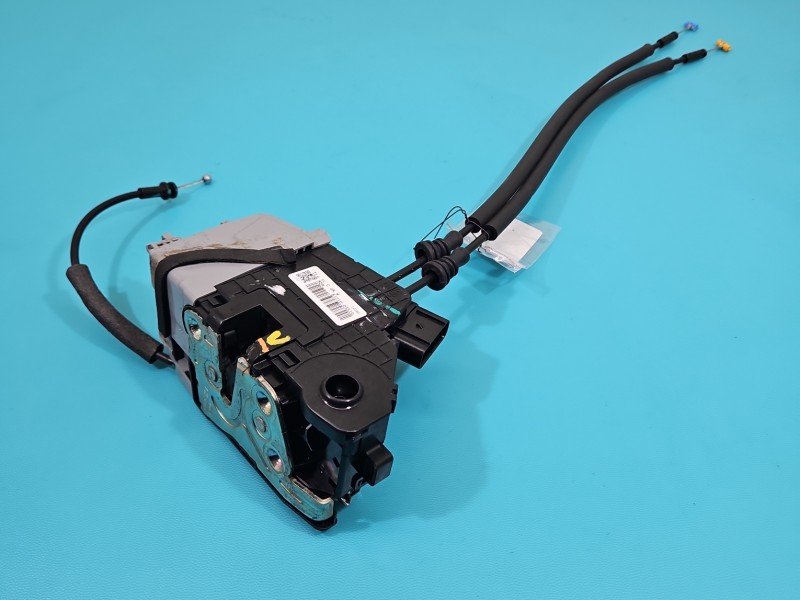 Zamek przód lewy 81310-D3510 Hyundai Tucson III 15-20 EUROPA Hyundai, 7PIN Uszkodzenie widoczne na zdjęciu