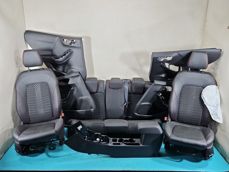 Fotele komplet kanapa Ford Puma II MK2 19-