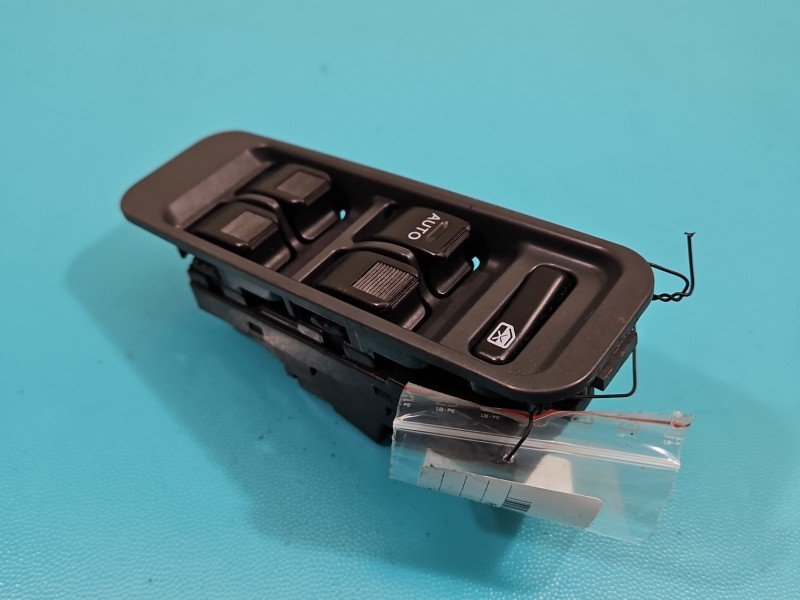 Przełącznik szyb DAIHATSU YRV 00-05 EU Przełącznik szyb DAIHATSU YRV 00-05 EU