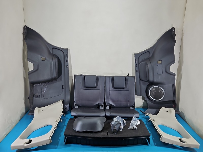 Fotele komplet kanapa Mitsubishi Outlander III 12-22