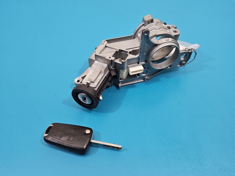 Stacyjka KLUCZYK WKŁADKA Opel Zafira B 2421430