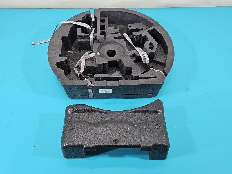 Wkład styropian bagażnika koła zapasowego Seat Toledo III 8P0012109F