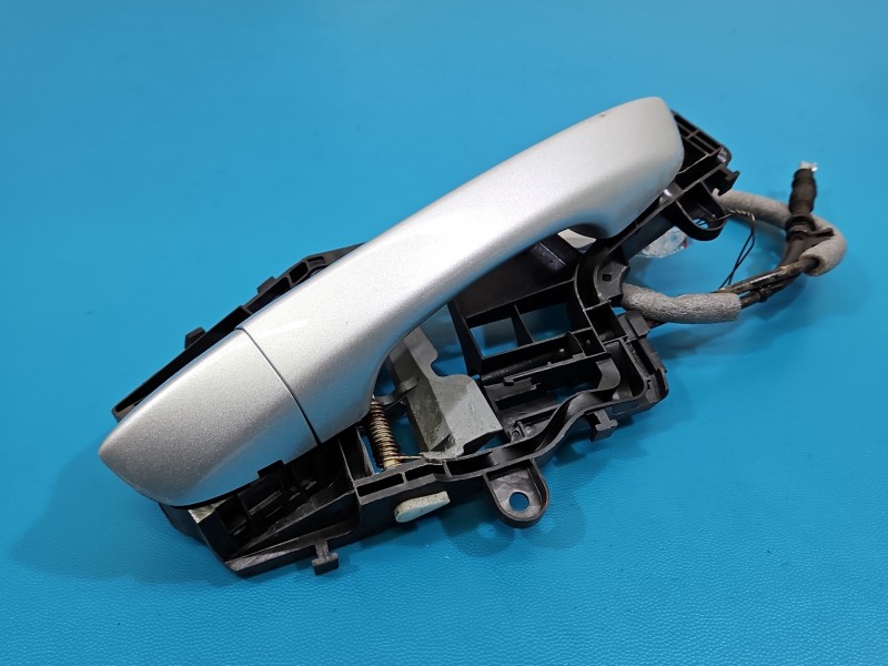 Klamka tył prawa zewnętrzna Vw Passat B8 510837812E LA7W