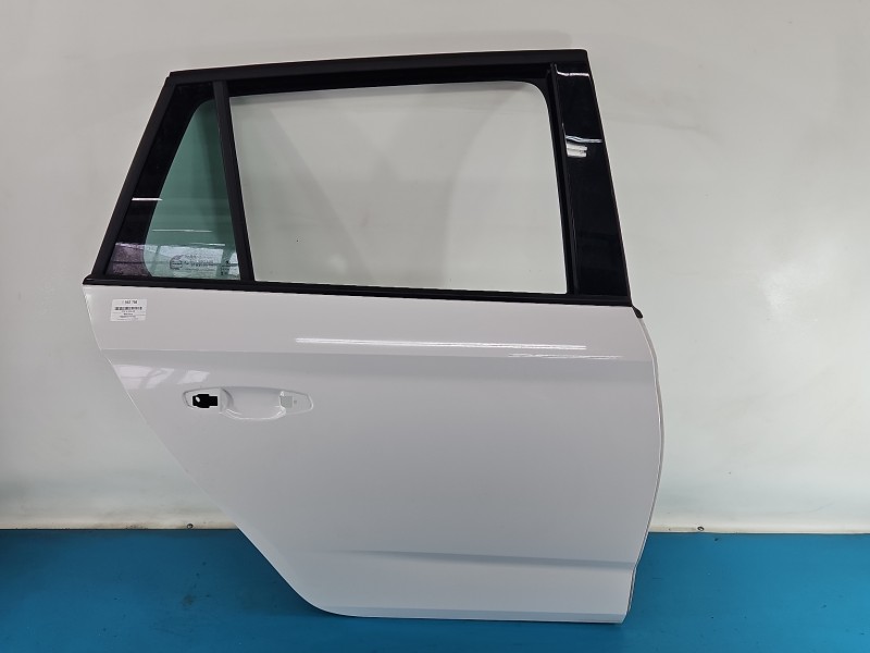Drzwi tył prawe Skoda Kamiq HB 5d biały LF9E