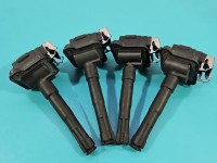 Cewka zapłonowa Audi A8 D2 058905105 4.2 V8 Producent części: Audi, Europejska, 4szt. Uszkodzona osłona gumowa