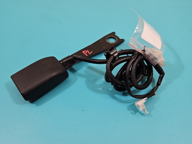 Pas bezpieczeństwa przód lewy kierowcy Toyota Yaris III EU