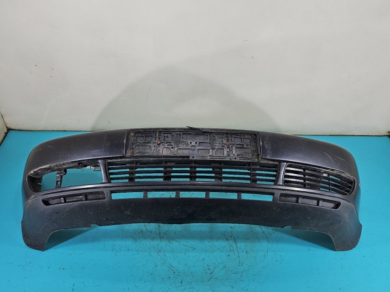 Zderzak przód Audi A4 B5 czarny