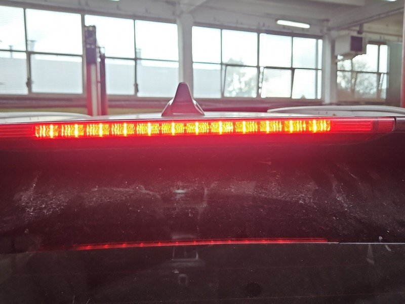 TRZECIE ŚWIATŁO STOP STOPU Kia Sorento III