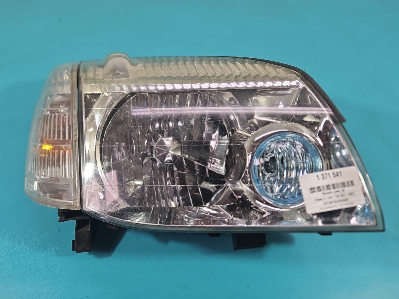 Reflektor prawy lampa przód Nissan X-trail I T30 EUROPA