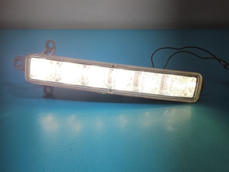 Światło jazdy dziennej prawe Citroen C3 Picasso 08-17 9677409380