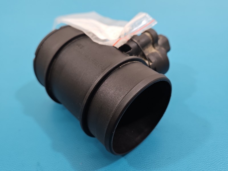 Przepływomierz Opel Meriva B 13307079 1.4 16V