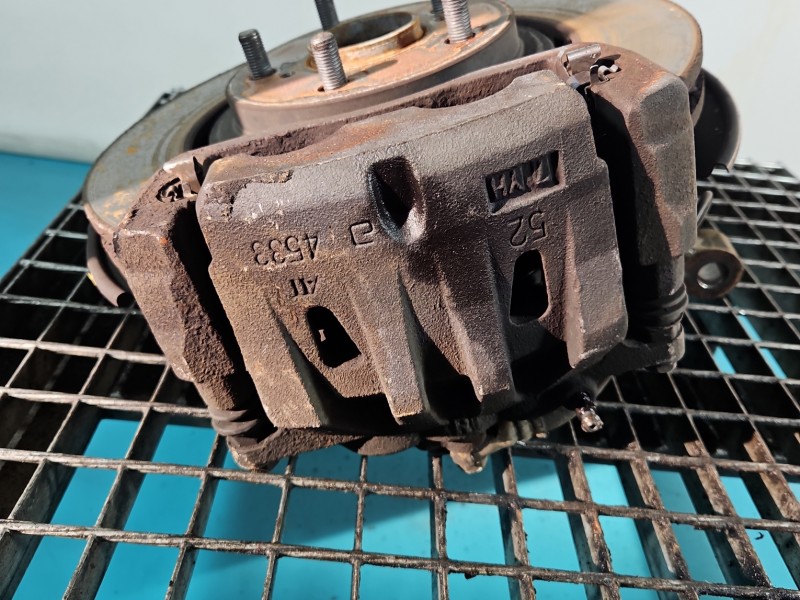 Zacisk przód prawy LEXUS NX I 14-21 2.0 T