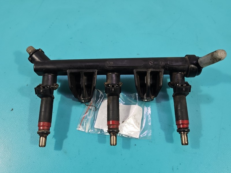 Wtryskiwacz listwa wtryskowa 03D906031C, 03D133329B Vw Polo IV 9N 1.2 6V 54KM