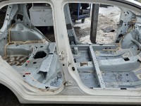 Próg prawy SŁUPEK ŚRODKOWY B Toyota Aygo II 14-22 HB 5d biały 068