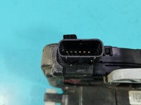 Zamek przód prawy 81320-3U010 Kia Sportage III 10-15 EUROPA Producent części: KIA, 6pin