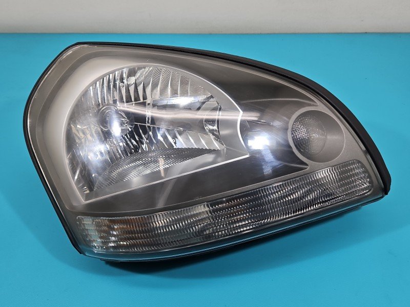 Reflektor prawy lampa przód Hyundai Tucson I EUROPA Reflektor prawy lampa przód Hyundai Tucson I EUROPA
