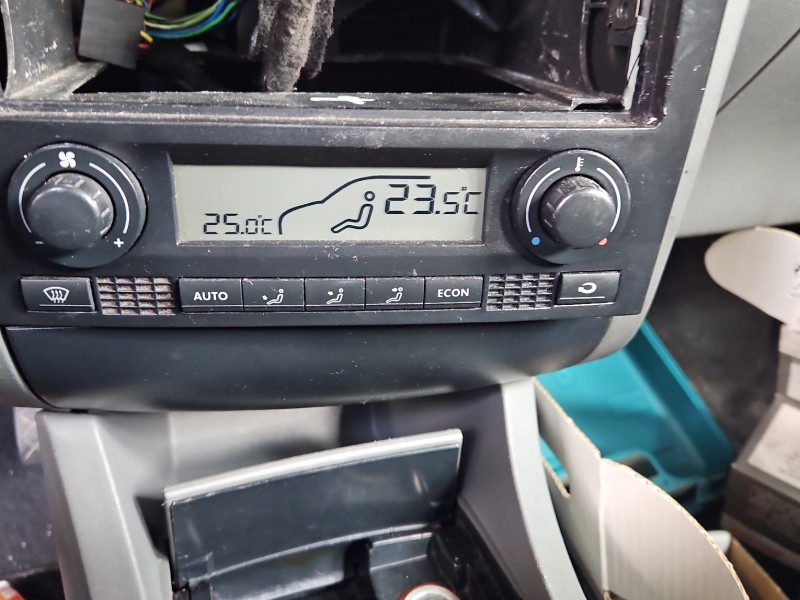 Konsola panel nawiewu Seat Ibiza III 6L 6L0820043A