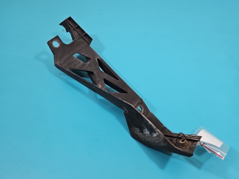 Ślizg zderzaka przód prawy Chrysler Voyager V 07-16 68023330AA Ślizg zderzaka przód prawy Chrysler Voyager V 07-16 68023330AA
