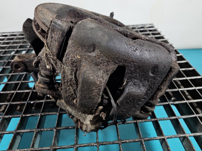 Zacisk przód prawy Citroen C8 2.0 hdi