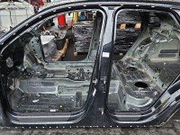 Próg lewy SŁUPEK ŚRODKOWY B Audi Q3 HB 5d czarny LZ9Y