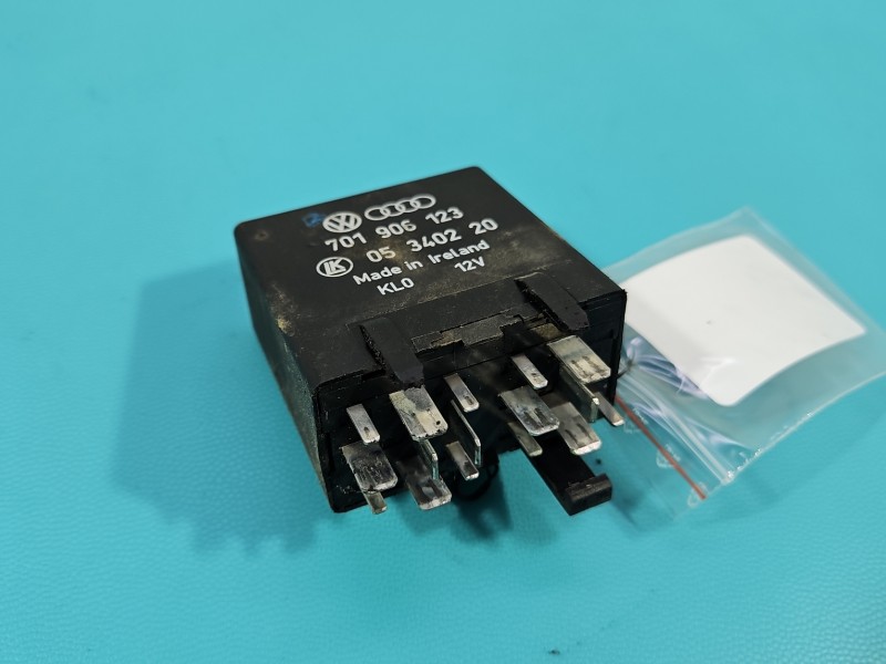 Przekaźnik świec żarowych Vw Transporter T4 701906123