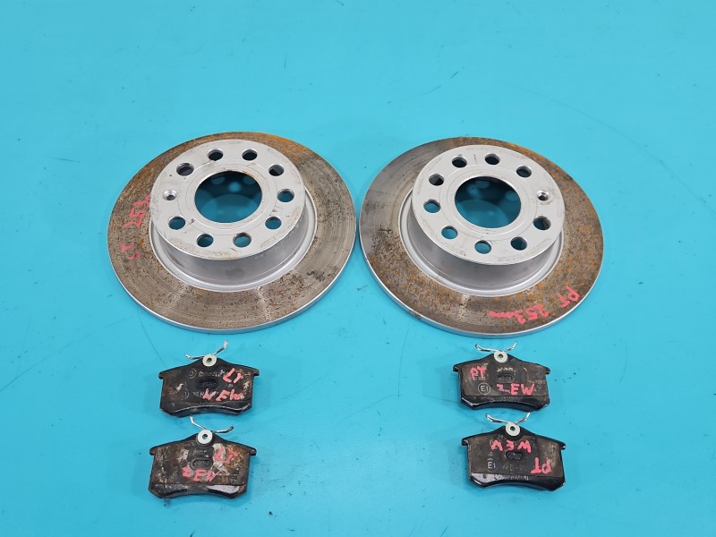 Tarcze hamulcowe tył klocki Audi A3 8P 2.0 tdi