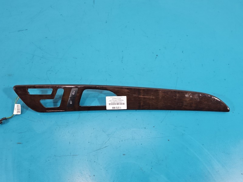Listwa dekor deski Mercedes GL II X166 A1667203222 Uszkodzone mocowanie przełącznika / strona pasażera