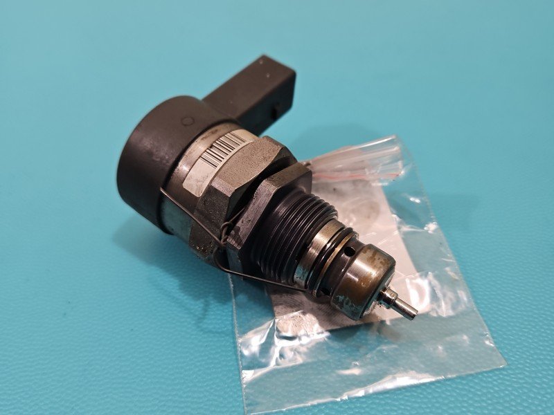 Czujnik ciśnienia paliwa Bmw f10 f11 0281002949 regulator