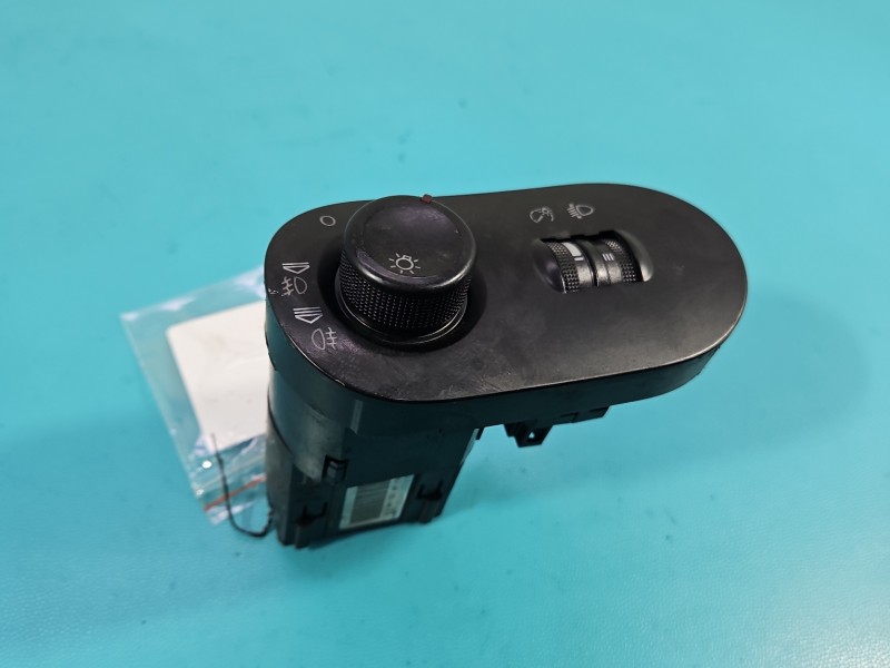 Przełącznik włącznik świateł Seat Ibiza III 6L 6L1941531AF