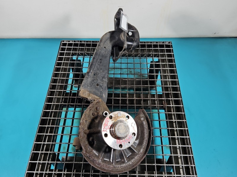 Piasta koła tył lewa zwrotnica łożysko Vw Golf VII 1.4 TSI Piasta koła tył lewa zwrotnica łożysko Vw Golf VII 1.4 TSI