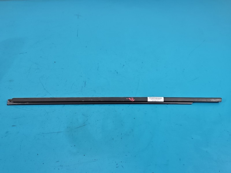 Uszczelka drzwi przód lewa Dacia Duster III 24-