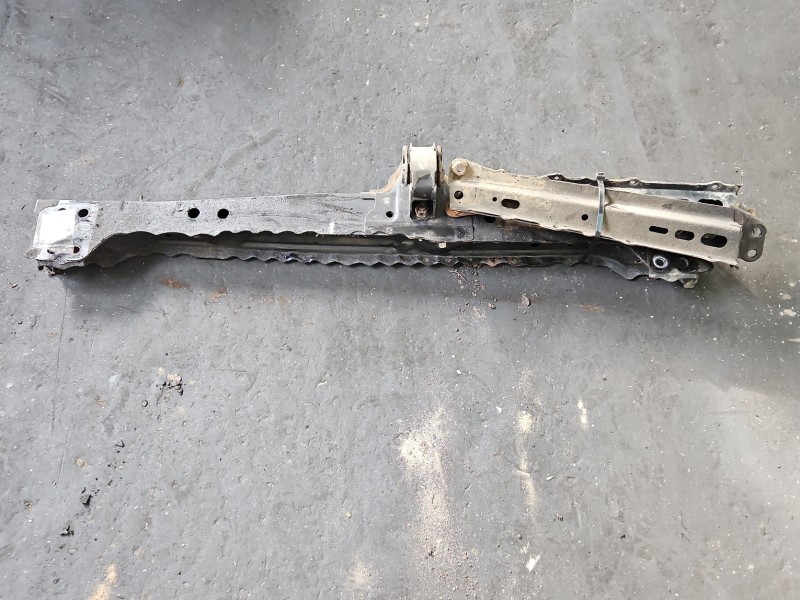 WÓZEK KOŁYSKA TRAWERS Sanki Belka silnika Toyota Auris II 1.6 16V