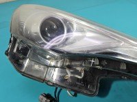 Reflektor prawy lampa przód Toyota Avensis III T27 EUROPA