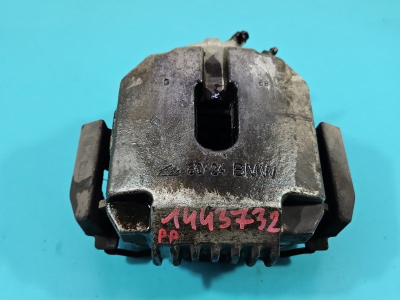 Zacisk przód prawy Bmw e60 e61 2.5d (M57)