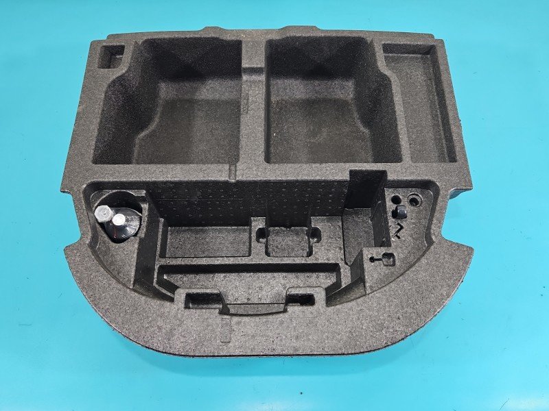 Wkład styropian bagażnika koła zapasowego Skoda Superb III