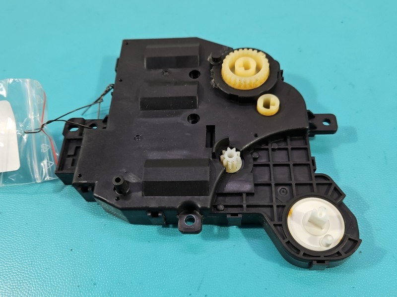 Silniczek nawiewu NAGRZEWNICY Toyota Rav4 V 063800-9004 EUROPA